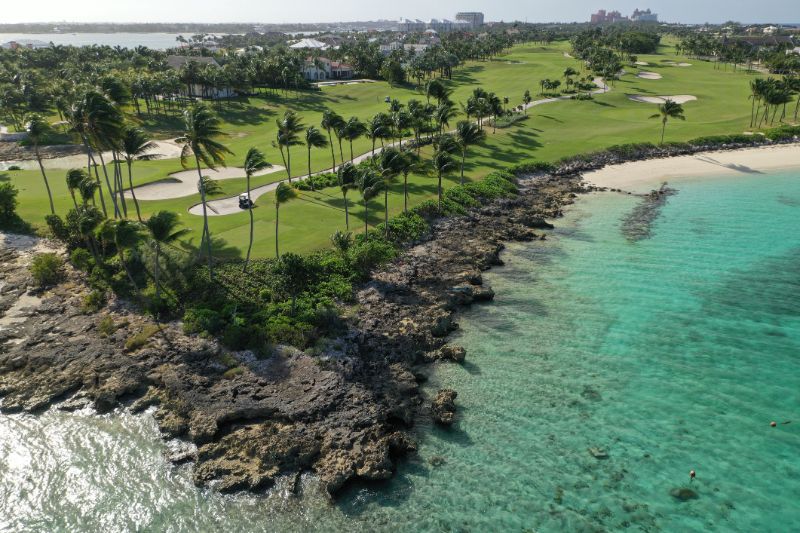 A beachside golf course in Nassau